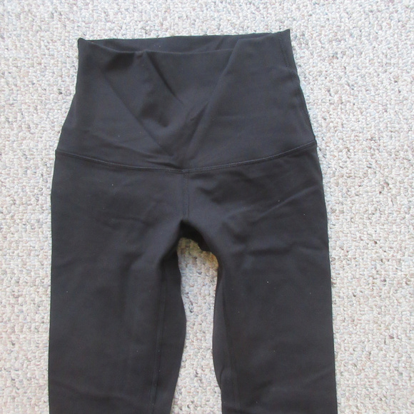 Lululemon Wunder Under Pant - Hi-Rise Black- 2 & 6 - Picture 3 of 8